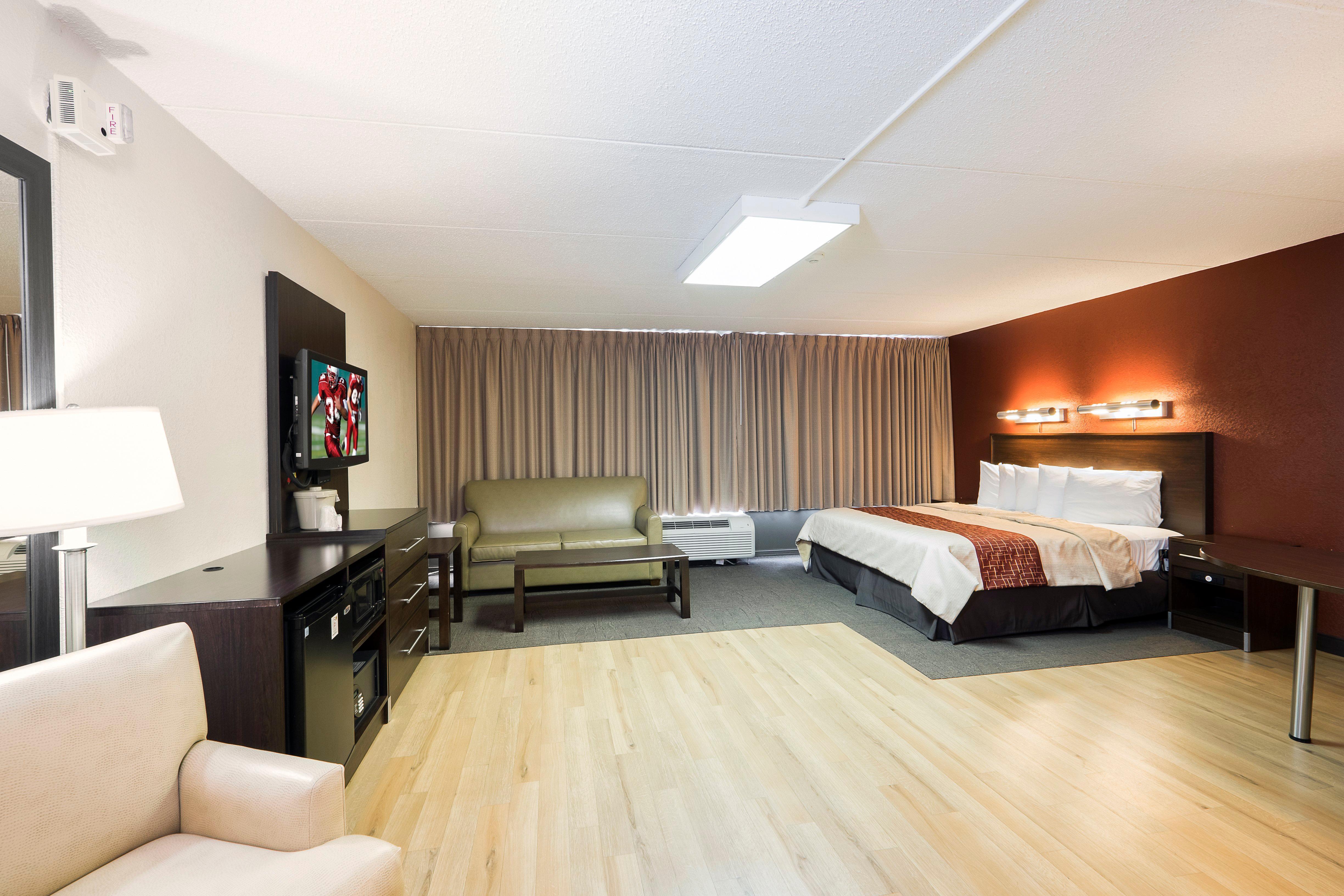 Red Roof Inn Plus+ Boston - Woburn/ Burlington Exterior photo